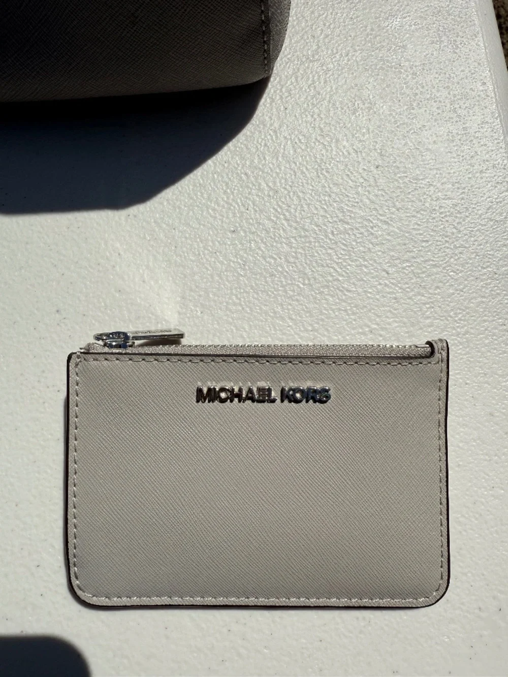 Michael Kors Jet Set Top Zip Coin Wallet